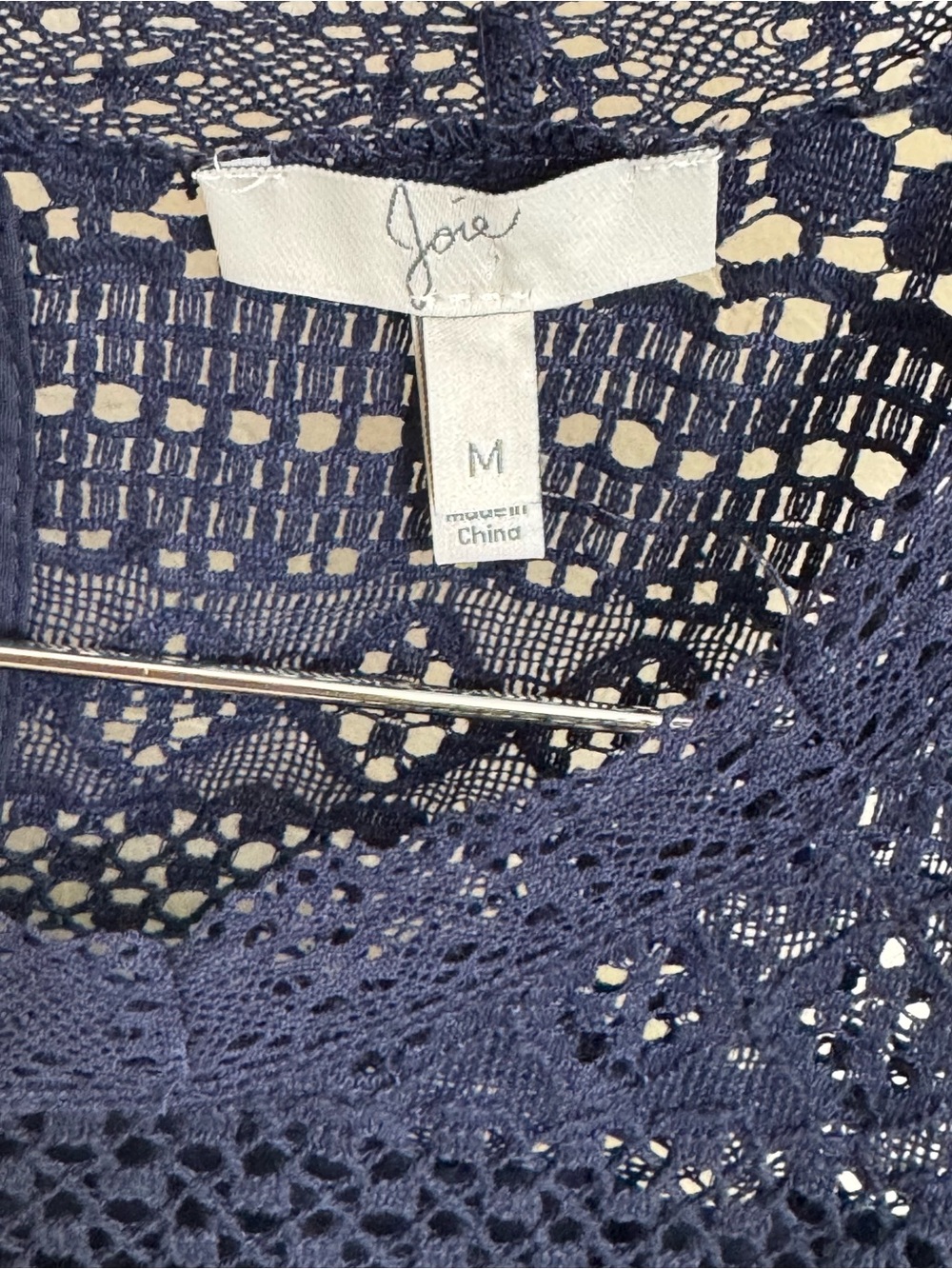 Joie Lupe Dark Navy Lace Tank Blouse Top Sleeveless Scalloped Trim Medium - Picture 2 of 4